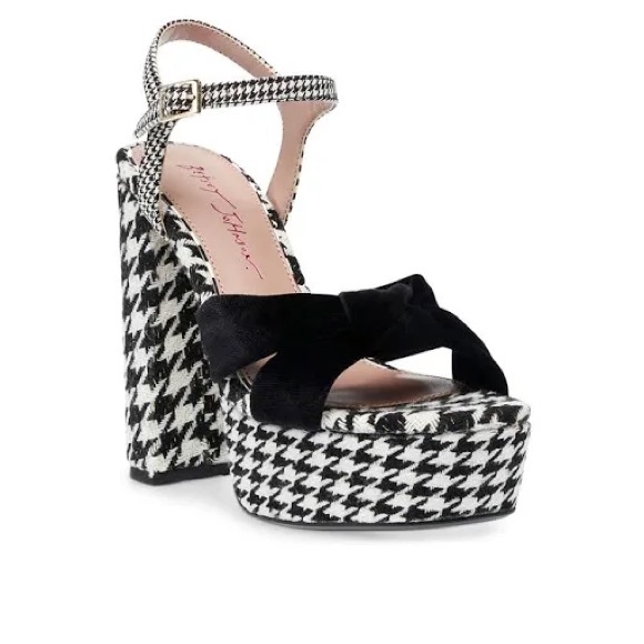 Betsey Johnson Shoes - Betsey Johnson Womens Melanni Heels Houndstooth Size 9B